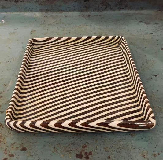 Square Plate by Yusuke Aida / Oshino Kiln