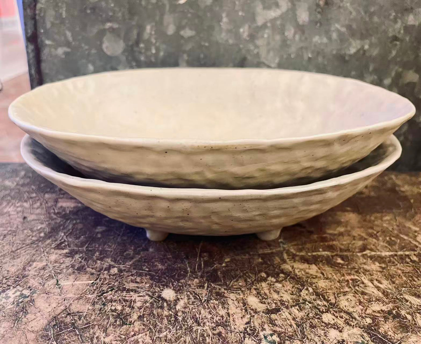 Medium Matt Warm Ivory Oval Stoneware Footed Plate