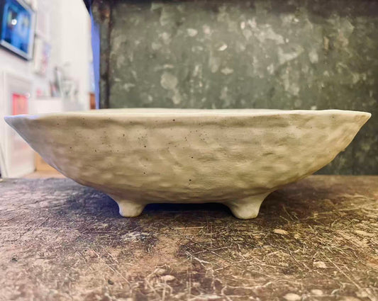 Medium Matt Warm Ivory Oval Stoneware Footed Plate